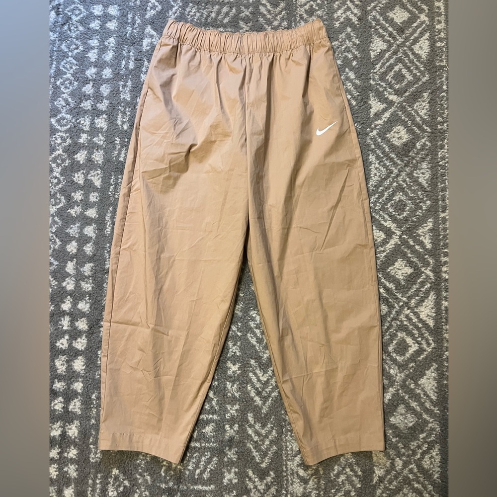 Nike Beige loose fit high rise Pants with pockets size L (A100)
